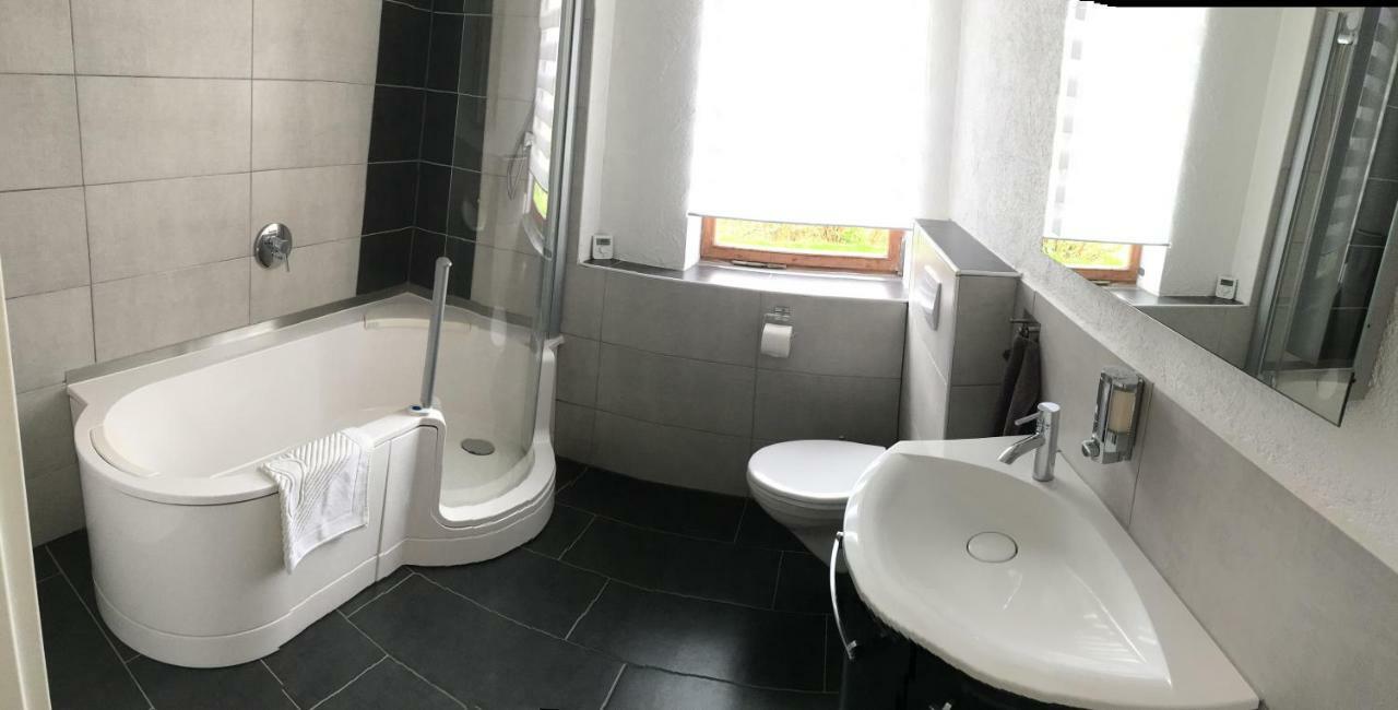 נאומבורג Ferienwohnung Zum Saaletalblick מראה חיצוני תמונה